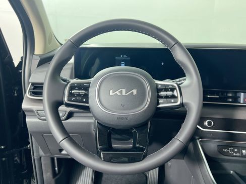 New 2026 Kia Carnival EX FWD image 17