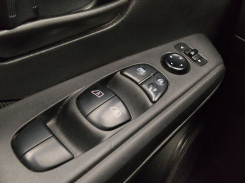 Used 2023 Nissan Kicks S FWD image 27