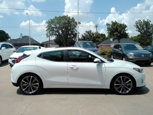 Used 2020 Hyundai Veloster 2.0 Premium FWD image 4