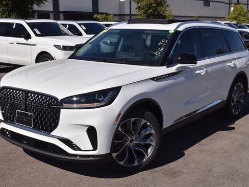 New 2026 Lincoln Aviator Reserve w/ Luxury Package image 12