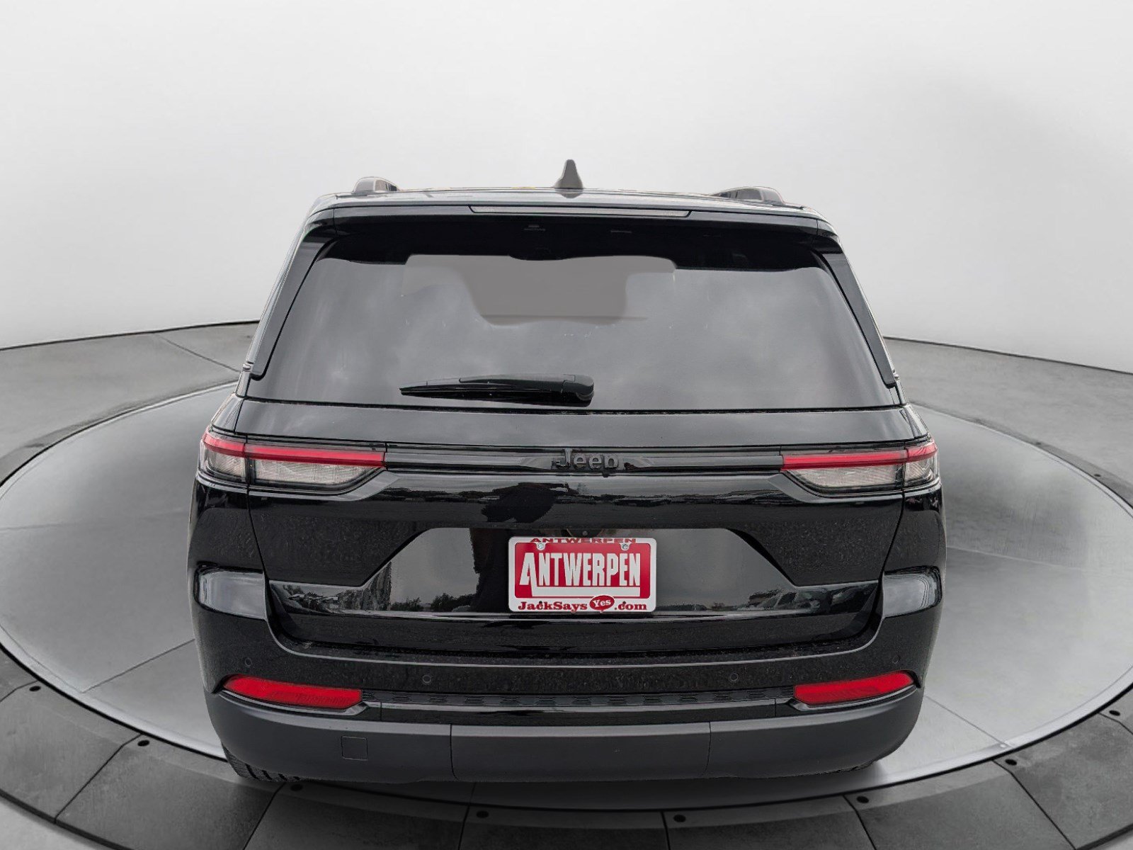 Used 2024 Jeep Grand Cherokee Altitude AWD/4WD image 4