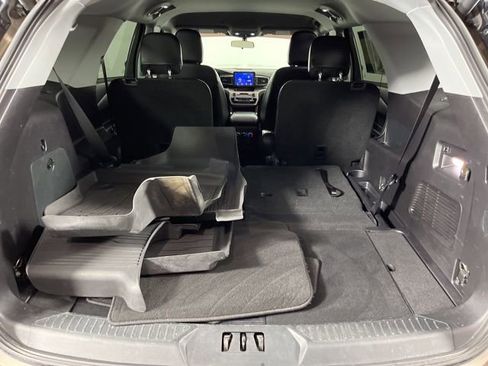 Used 2021 Ford Explorer XLT w/ Equipment Group 202A image 47