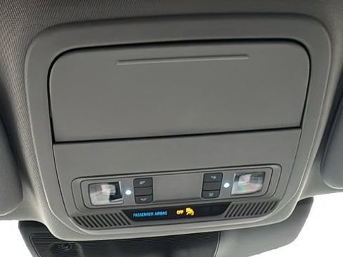 Certified 2022 Ford Explorer XLT w/ Equipment Group 202A image 21