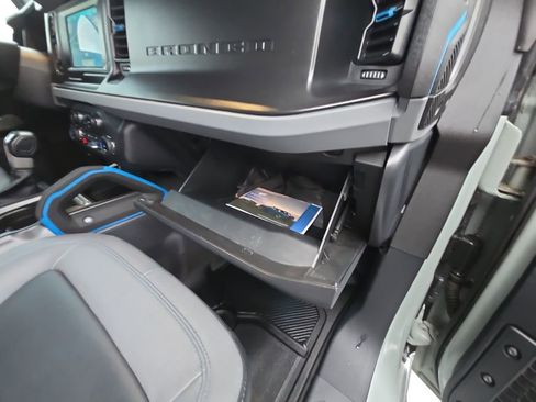 Used 2022 Ford Bronco Black Diamond image 18