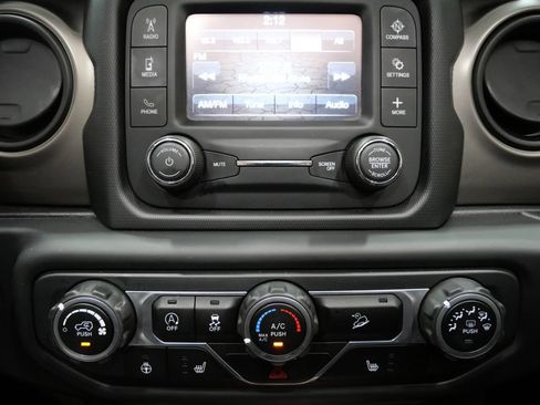 Used 2018 Jeep Wrangler Unlimited Sport S AWD/4WD image 21