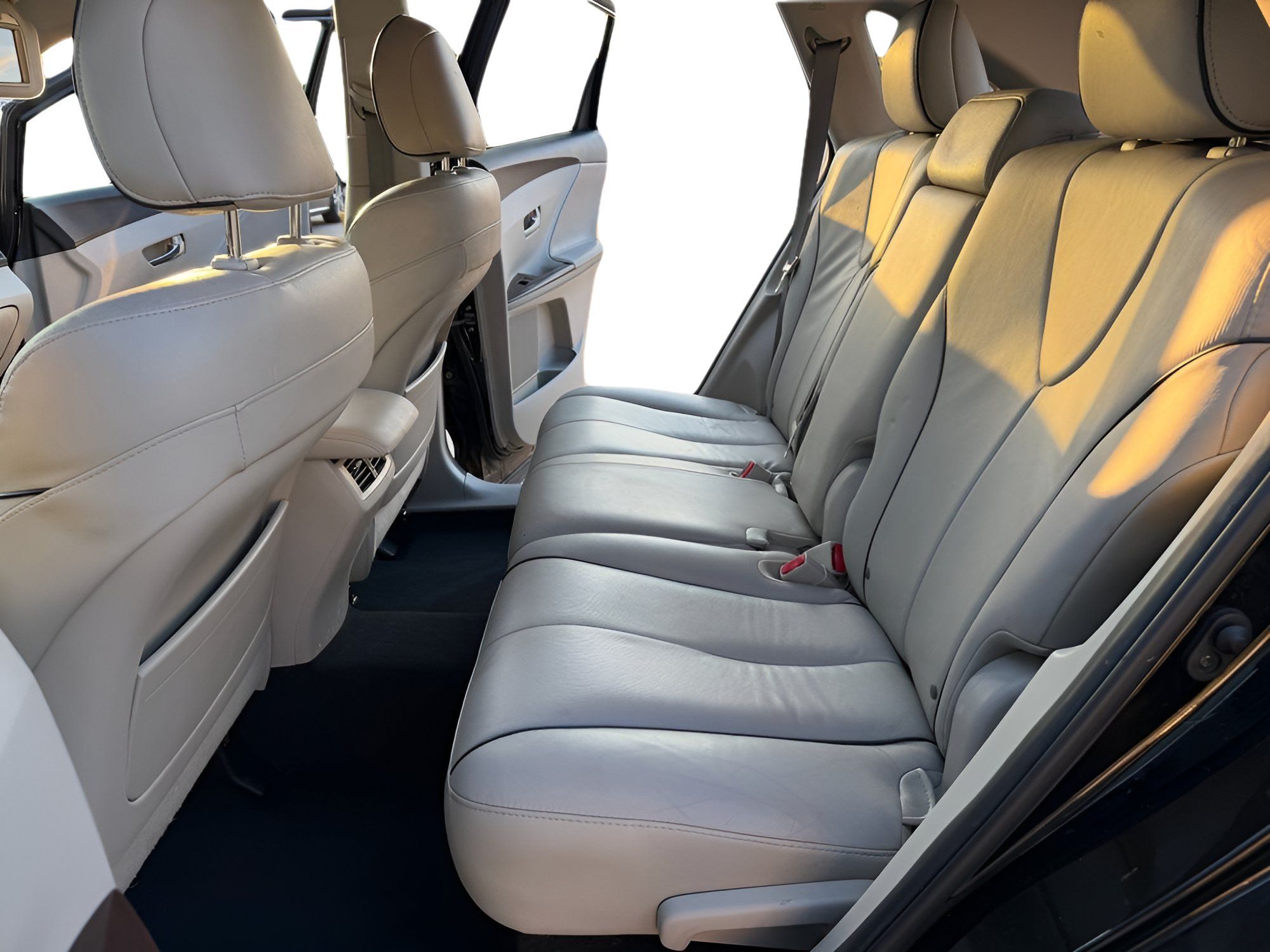 Used 2011 Toyota Venza w/ Leather Pkg FWD image 9