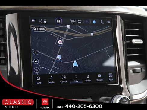Used 2022 RAM 1500 Laramie AWD/4WD image 12