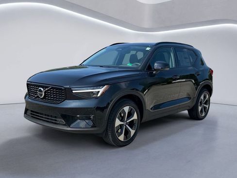 New 2026 Volvo XC40 B5 Plus w/ Protection Package Premier image 7