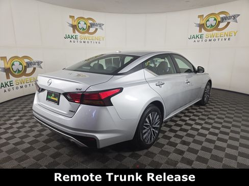 Used 2023 Nissan Altima 2.5 SV w/ SV Premium Package AWD/4WD image 10