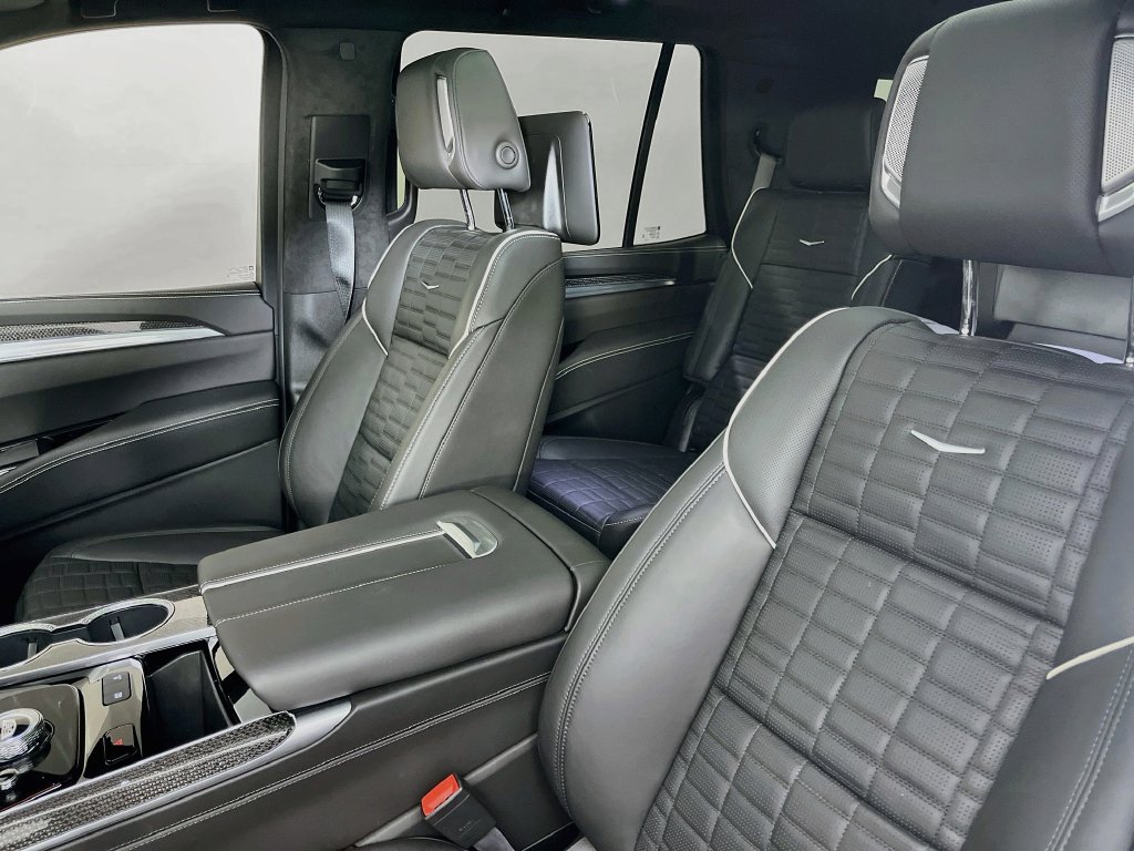 Used 2026 Cadillac Escalade V w/ LPO, ONYX Package AWD/4WD image 33