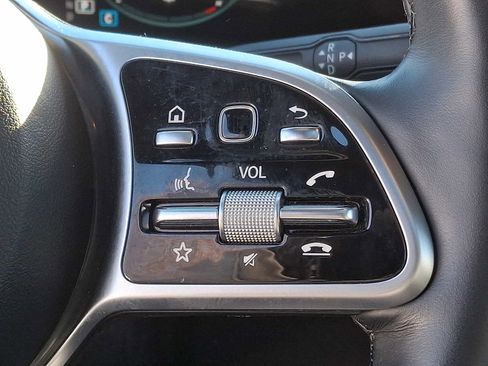 Certified 2023 Mercedes-Benz GLB 250 4MATIC image 17