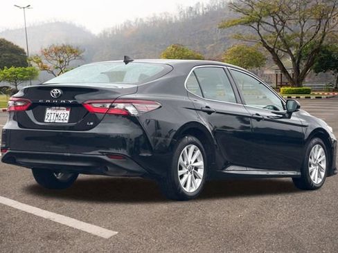 Used 2023 Toyota Camry LE image 4