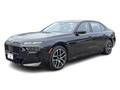 Used 2023 BMW 740i w/ Parking Assistance Package image 3