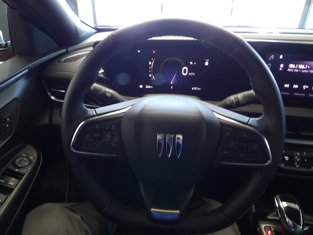 Used 2024 Buick Envista Sport Touring w/ Convenience I Package FWD image 27