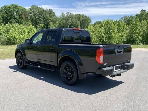 Used 2020 Nissan Frontier SV w/ Midnight Edition Floor Mats RWD image 5