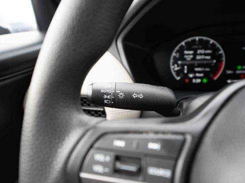 Used 2025 Honda HR-V LX image 13