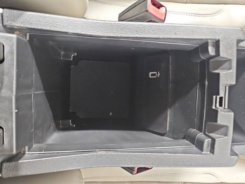 Used 2019 Ford Escape Titanium image 25