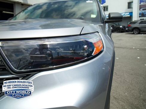 Certified 2022 Ford Explorer XLT w/ Equipment Group 202A AWD/4WD image 8