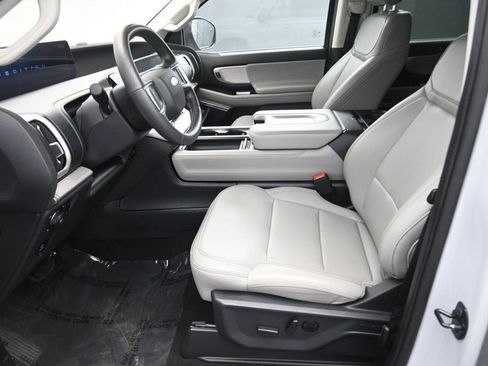 Used 2025 Ford Expedition Max Active AWD/4WD image 13