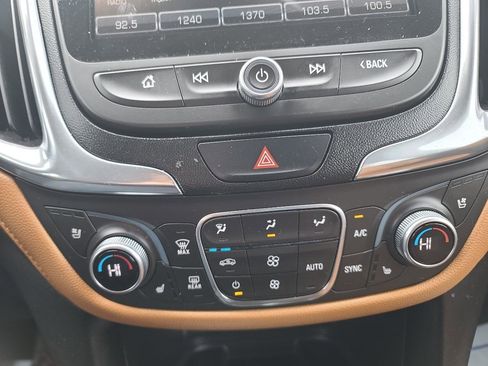 Used 2018 Chevrolet Equinox Premier AWD/4WD image 17