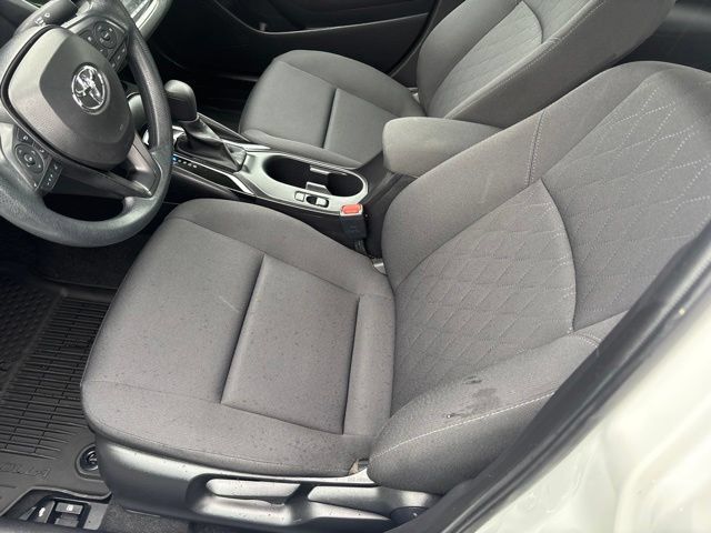 Used 2025 Toyota Corolla LE FWD image 9