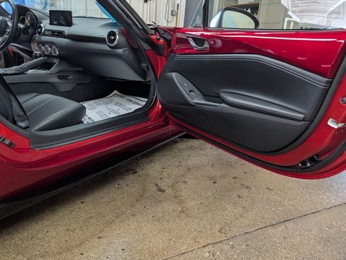 Used 2025 MAZDA MX-5 Miata Grand Touring w/ Appearance Package RWD image 6