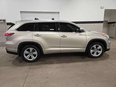 Used 2016 Toyota Highlander Limited image 6