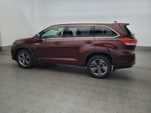 Used 2018 Toyota Highlander Limited Platinum image 3