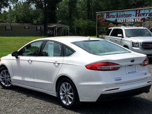Used 2019 Ford Fusion SE image 4