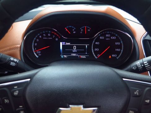 Used 2017 Chevrolet Cruze Premier FWD image 8