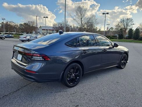 Certified 2025 Honda Accord SE image 5