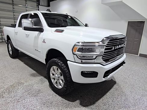 Used 2023 RAM 2500 Laramie AWD/4WD image 3