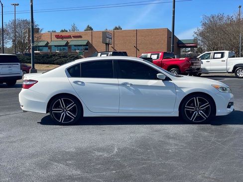 Used 2016 Honda Accord Sport image 8