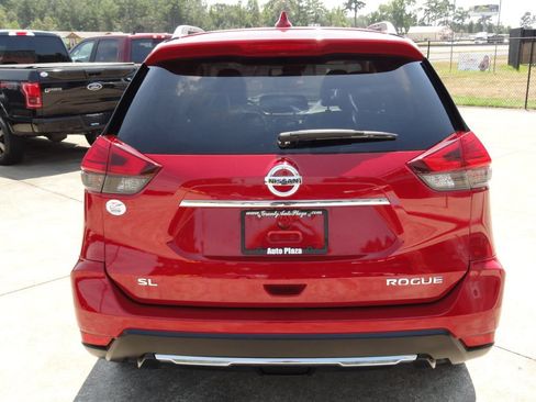 Used 2017 Nissan Rogue SL FWD image 4