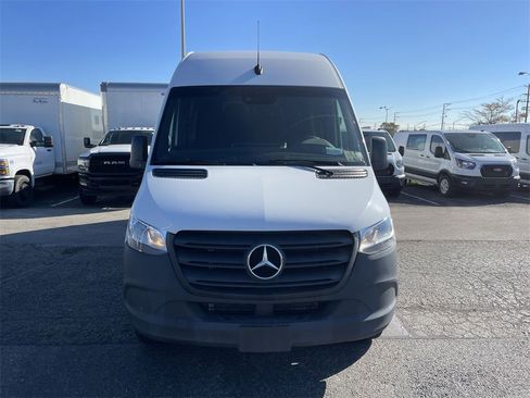 Used 2024 Mercedes-Benz Sprinter 2500 w/ Acoustic Package image 4