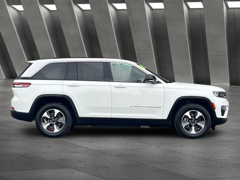 Used 2024 Jeep Grand Cherokee Limited 4xe AWD/4WD image 3