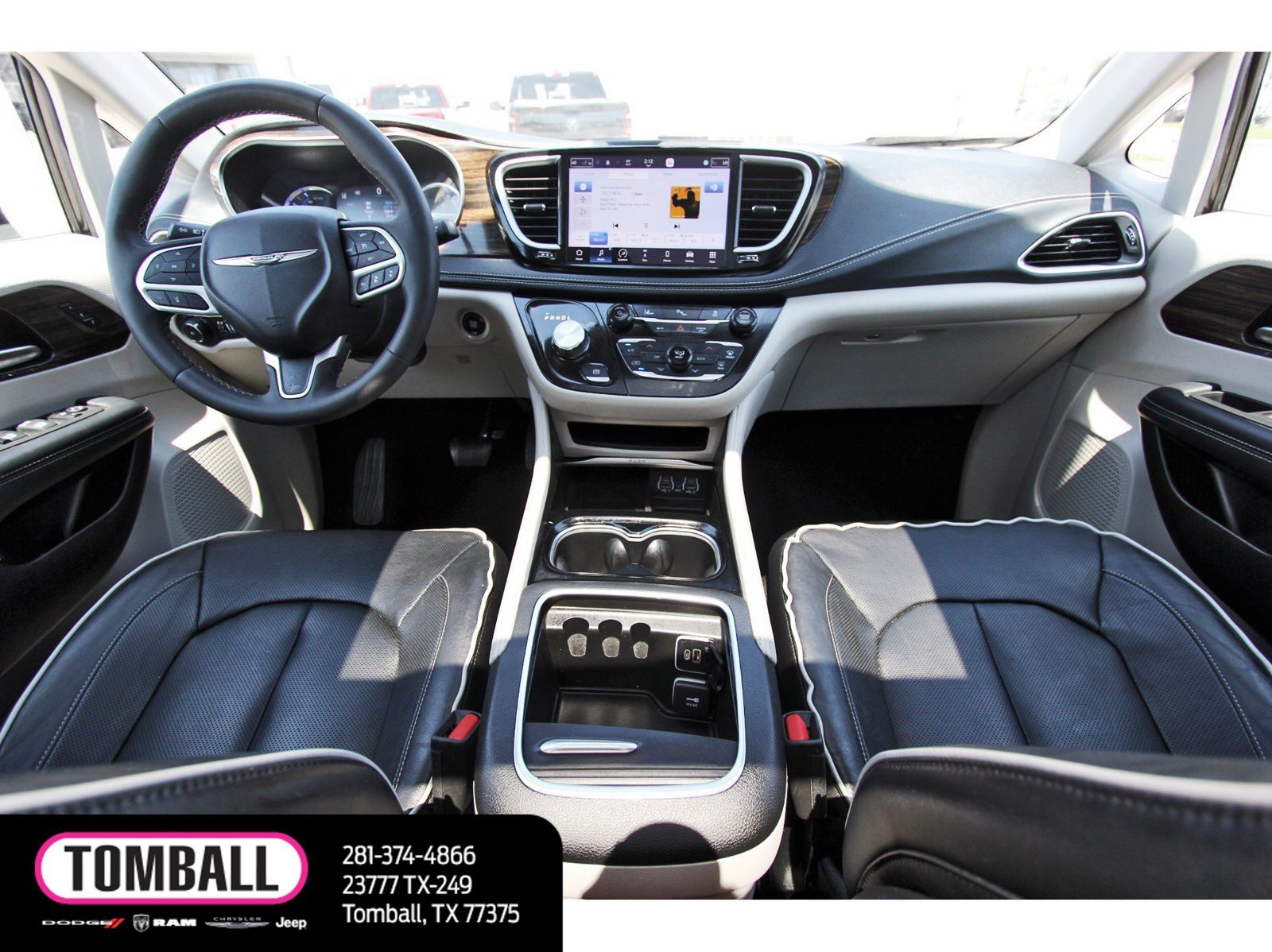 Used 2023 Chrysler Pacifica Limited FWD image 9