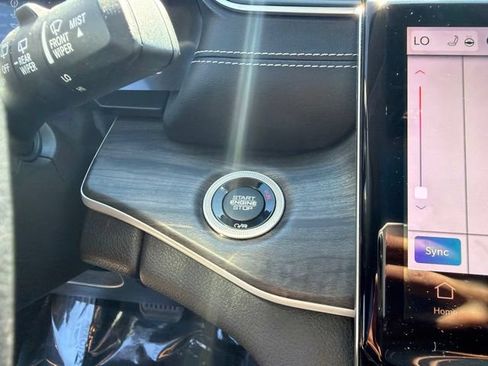Used 2023 Jeep Grand Cherokee Limited w/ Luxury Tech Group II AWD/4WD image 29