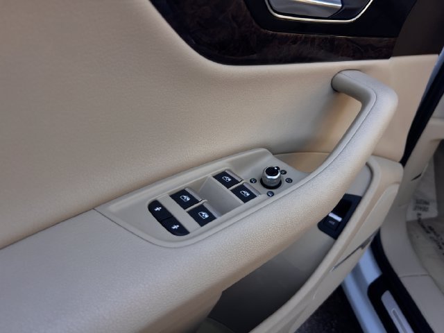 Used 2019 Audi Q7 3.0T Prestige w/ Prestige Package AWD/4WD image 11