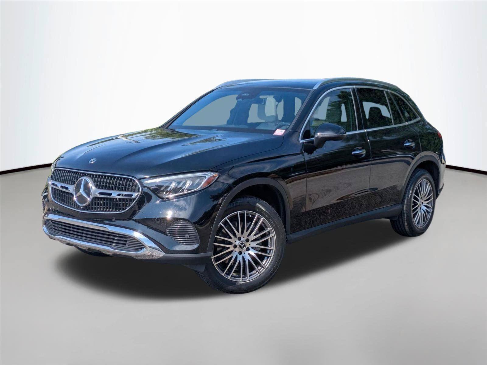 Used 2024 Mercedes-Benz GLC 300 4MATIC image 2