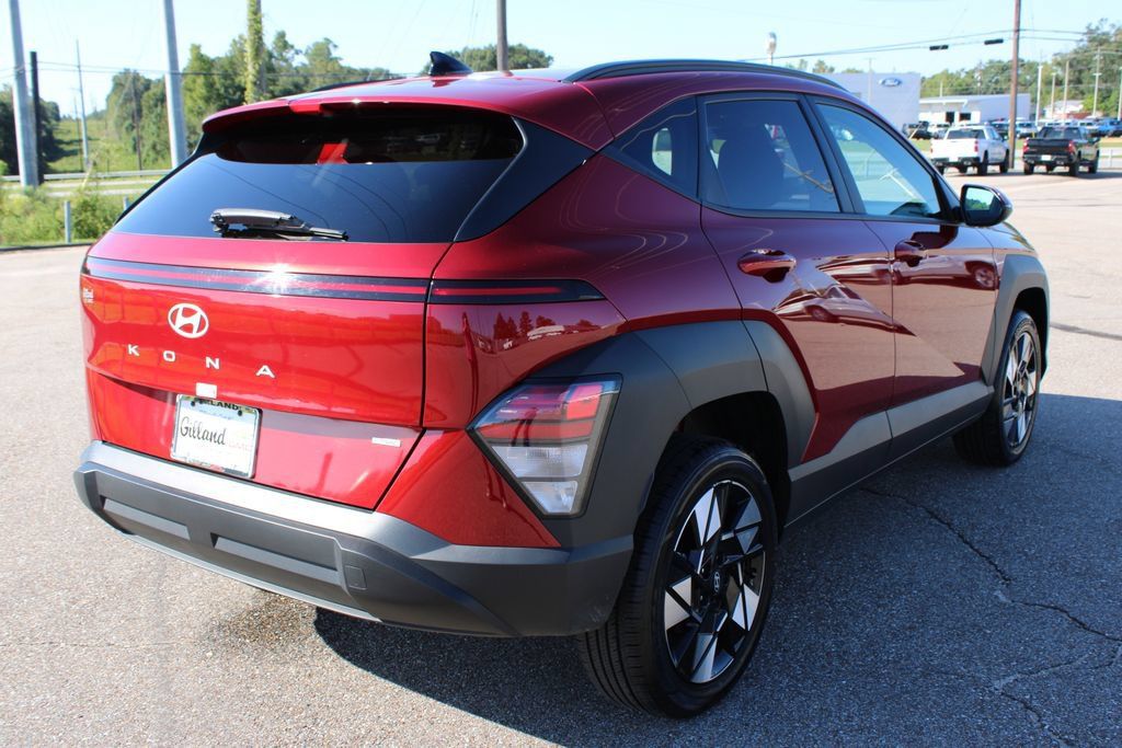 Used 2025 Hyundai Kona SEL AWD/4WD image 15
