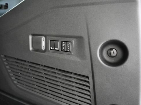 New 2026 Chevrolet Suburban Z71 w/ Comfort Package image 31