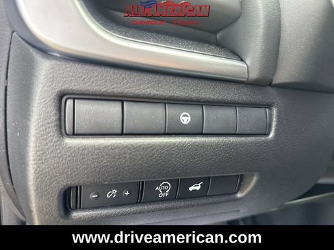 Used 2024 Nissan Rogue SV w/ SV Premium Package image 17