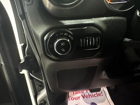 Used 2021 Jeep Gladiator Willys image 36