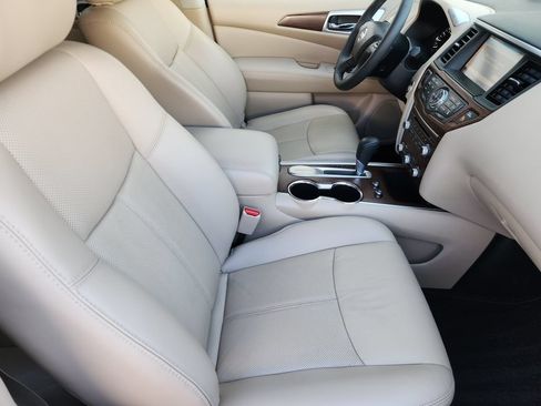 Used 2018 Nissan Pathfinder Platinum FWD image 14