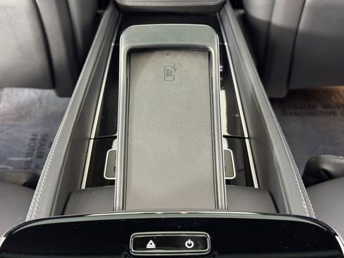 Used 2023 Mercedes-Benz Maybach GLS 600 4MATIC image 40