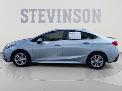 Used 2017 Chevrolet Cruze LT w/ Sun And Sound Package FWD image 2