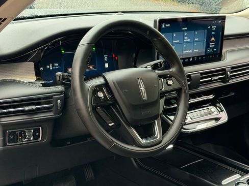 Used 2023 Lincoln Corsair AWD w/ Equipment Group 101A image 20