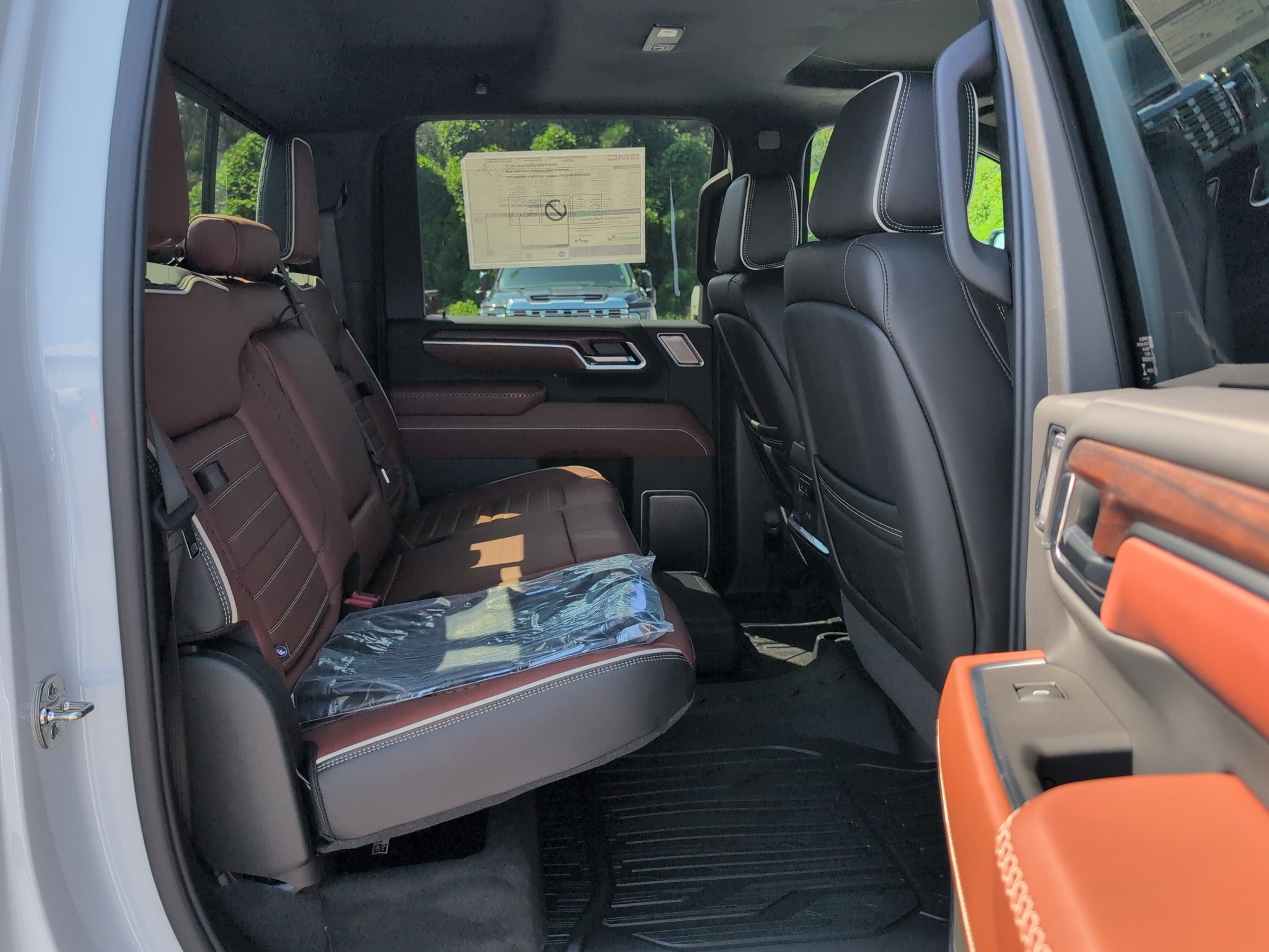 New 2026 GMC Sierra 3500 Denali Ultimate w/ LPO, Black Badging Package AWD/4WD image 35