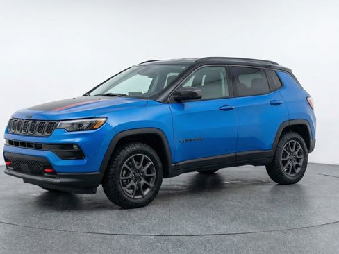 Used 2025 Jeep Compass Trailhawk AWD/4WD image 3